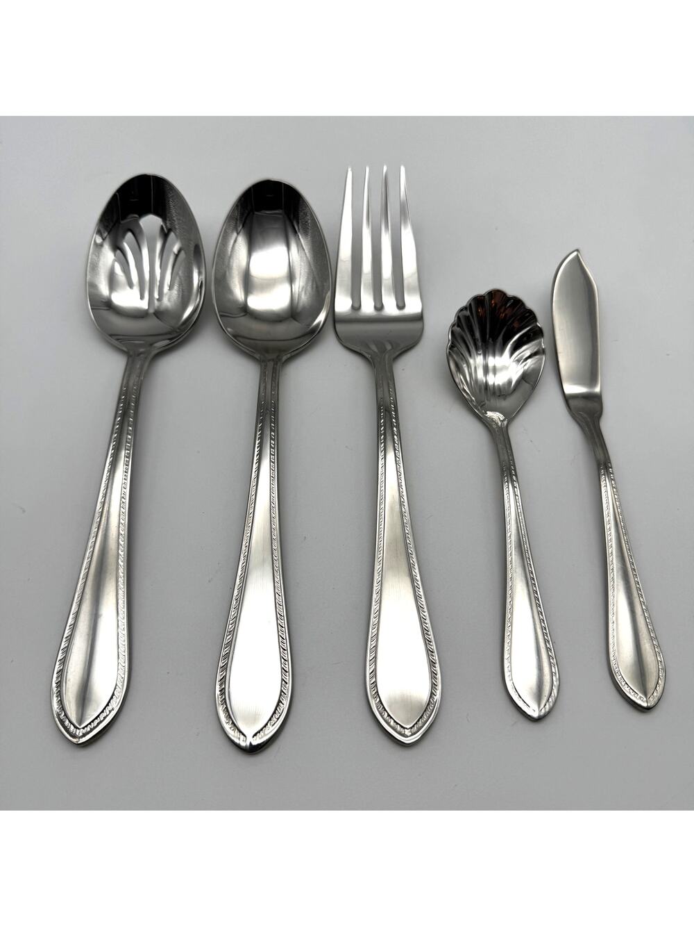 Reed & Barton Tradition Tanglewood 5 Piece Hostess Set Serving Spoon